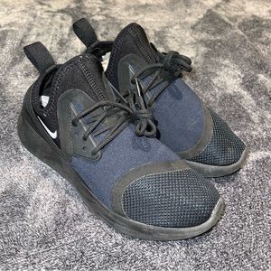 Wmns LunarCharge Essential 'Black Dark Obsidian' Lunar Charge